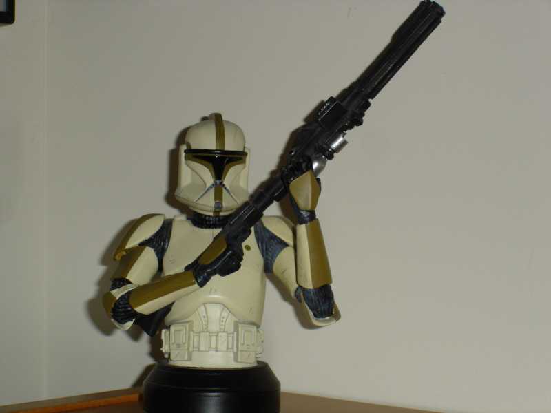 Clone Trooper - Attack of the Clones - Sergeant (StarWarsShop.com Exclusive)