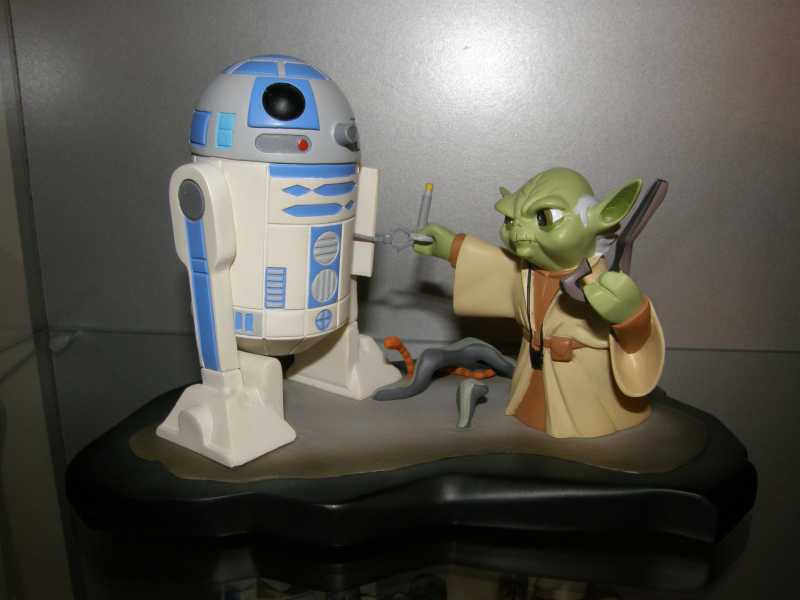 Yoda and R2-D2 - The Empire Strikes Back - Limited Edition
