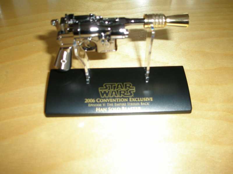 Han Solo Blaster - The Empire Strikes Back - Black Chrome/Gold SDCC 2006 Exclusive Chase);