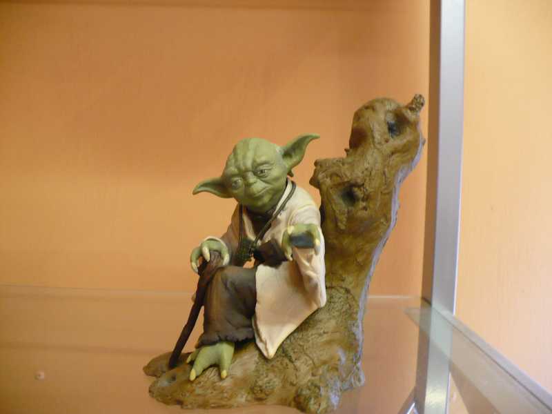 Yoda - The Empire Strikes Back - Standard Edition);
