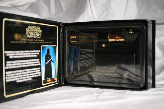 Darth Vader - The Empire Strikes Back - Gold Chase);