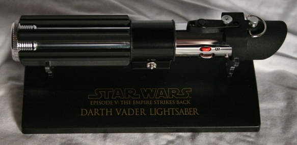 Darth Vader - The Empire Strikes Back - Scaled Replica);