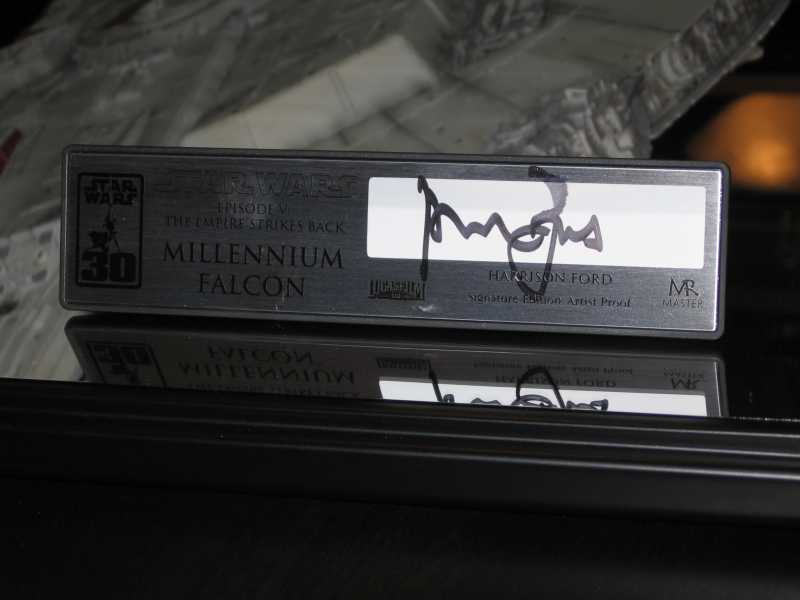 Millennium Falcon - The Empire Strikes Back - Signature Edition