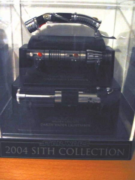 Count Dooku - Attack of the Clones - Scaled Replica);